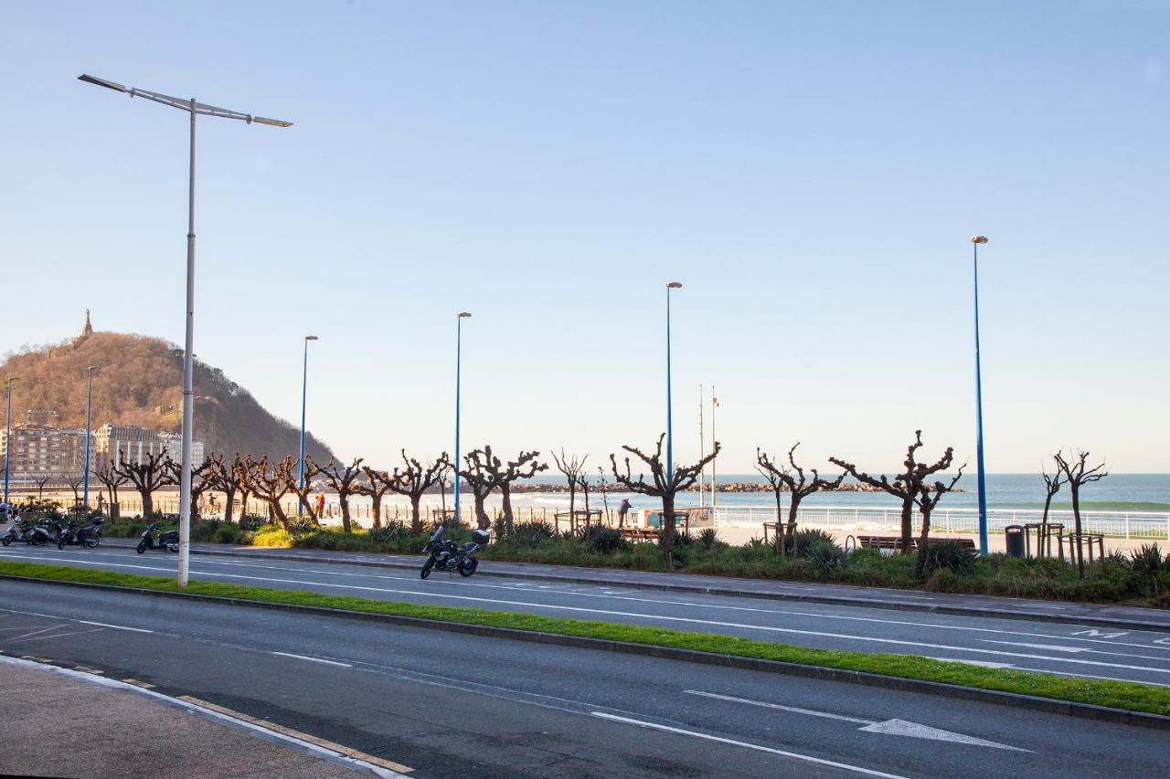 Cozy Apartment In Front Of The Beach San Sebastian Bagian luar foto